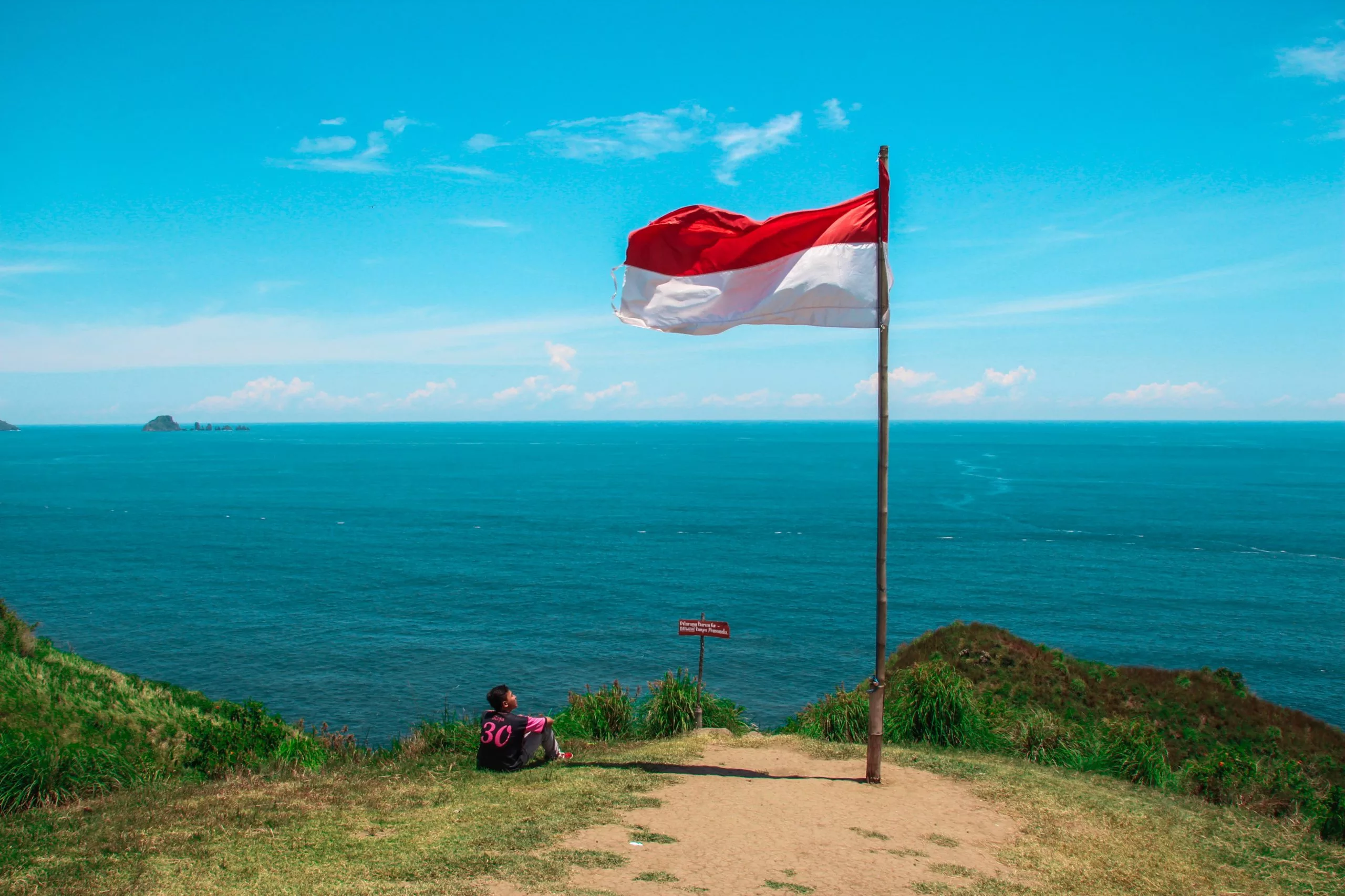 eSIM in Indonesia | Top 3 Local Carriers and eSIM Supported Devices